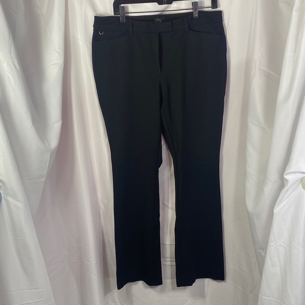 White House Black Market Women's Black Dress Pants
Boot cut  some stretch